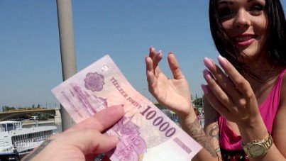 Mofos-Cash Helps To Seduce Her-HQPORNERO.COM