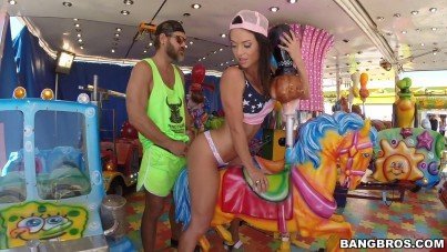 Bang Bros-Horny Babe With Big сlit Does A Lot Of Squirt-HQPORNERO.COM