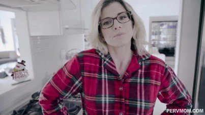 PervMom-An Early Christmas Present By My Stepmom-HQPORNERO.COM