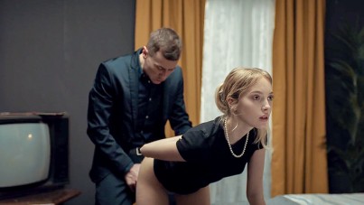 Freeze-Charlie Dean, Bella Spark in Soho Spiral-HQPORNERO.COM